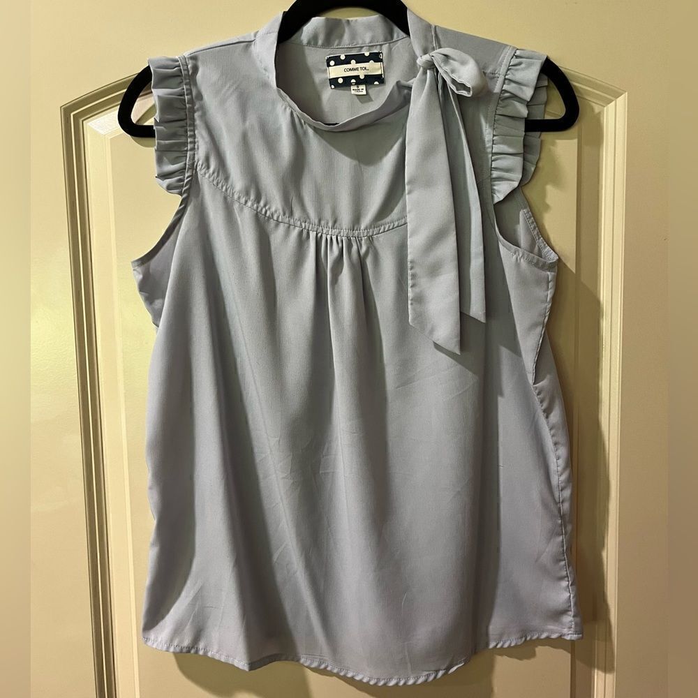 Comme Toi Sleeveless Ruffle Neck Tie Blouse Blue Women’s Size Small